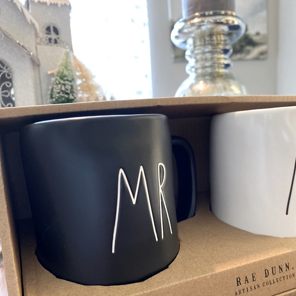 Rae Dunn Mr & Mrs mug set BRAND NEW - Picture 2 of 3